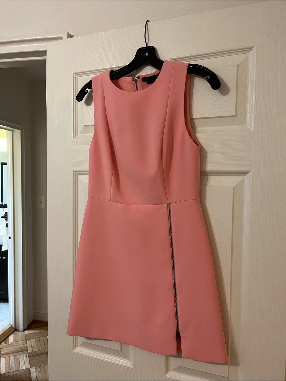 Alice and Olivia size 4 Julie side zip slit A-line dress with zipper in front.